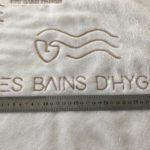 les bains d hygie spa montpelllier logo serviette de bain